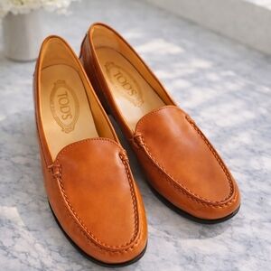 Authentic Tod's Saddle Brown Leather Loafers - Classic Italian Luxury